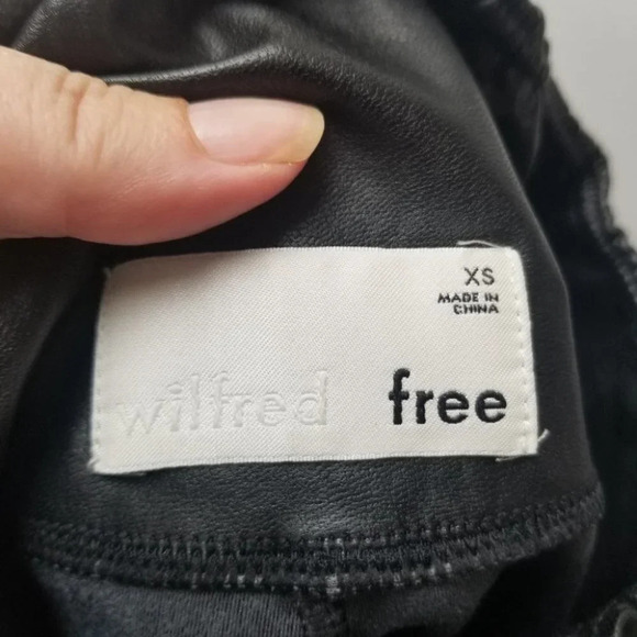 aritzia Wilfred Free Daria Ankle Pant Shiny high-rise leggings XS - Picture 9 of 12